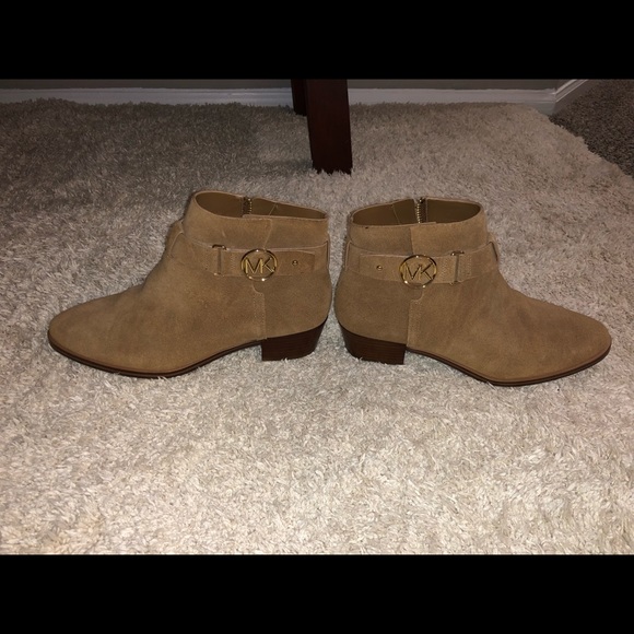 Michael Kors tan suede booties - Picture 4 of 5